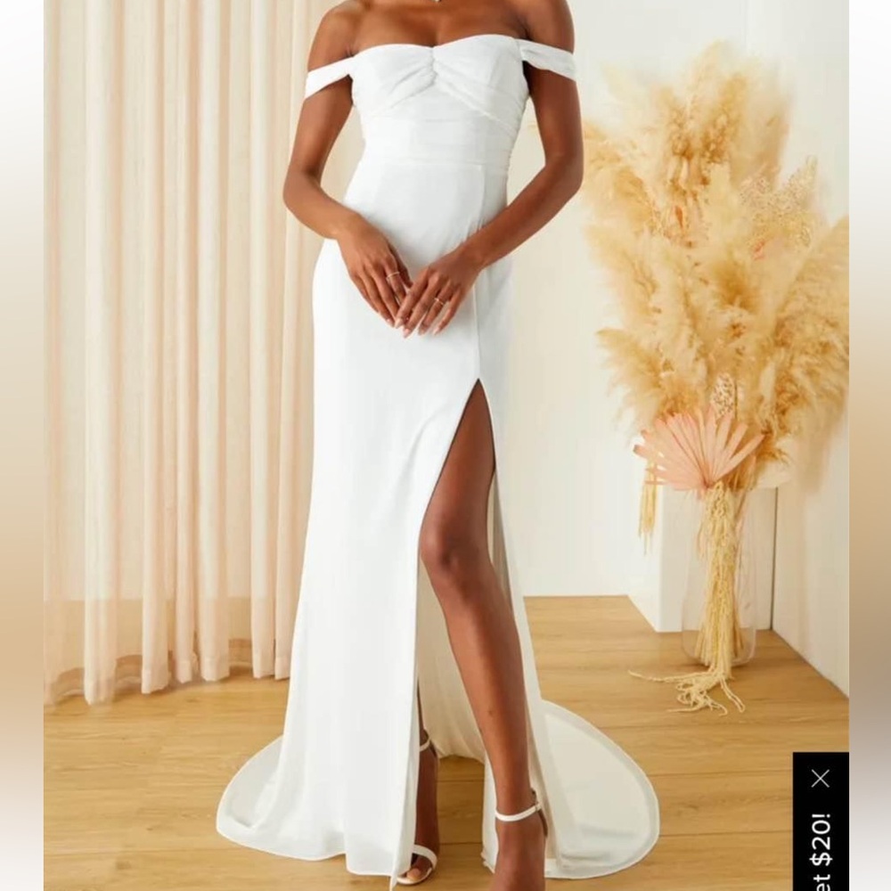 Lulu's White Strapless Gown